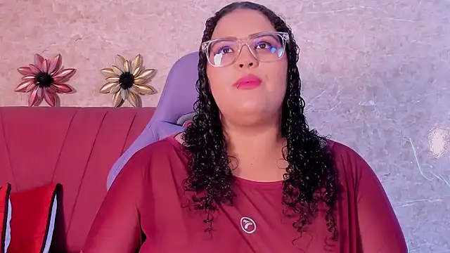 juli 2tyes online show from 11/12/25, 03:54