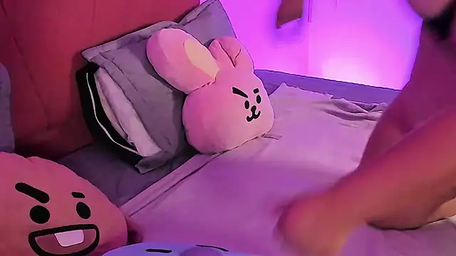 juli 2tyes online show from 02/18/26, 03:15