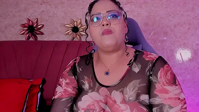 juli 2tyes online show from 10/24/25, 04:22