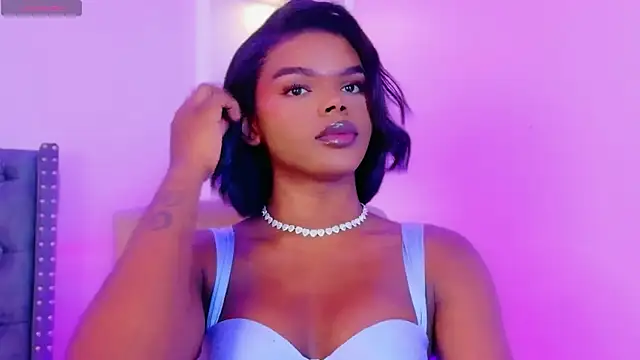 CamiEstrada online show from 10/30/25, 09:44