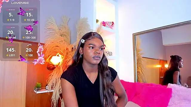 Snapshot of CamiEstrada chatting on 03/02/25, 02:30 CamiEstrada online show from 03/02/25, 02:30