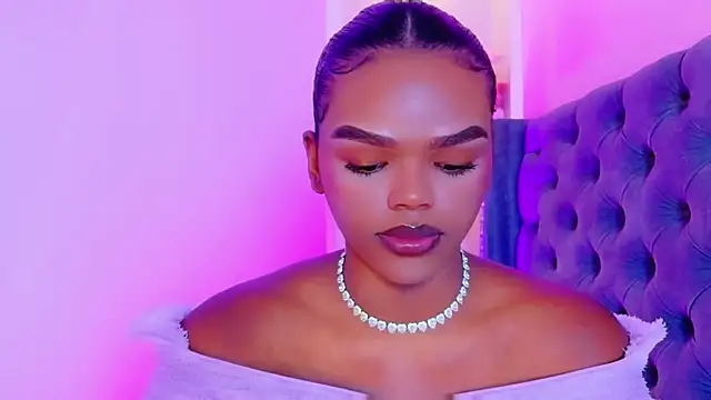 CamiEstrada online show from 11/18/25, 10:34