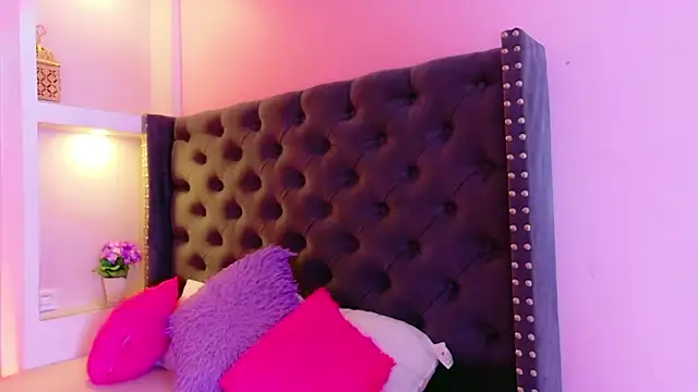 CamiEstrada online show from 02/04/26, 10:16