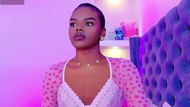 CamiEstrada online show from 11/21/25, 05:56