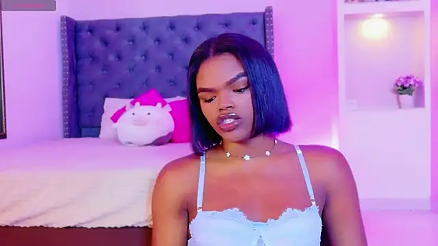 CamiEstrada online show from 11/08/25, 03:32