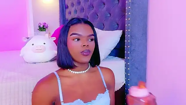 CamiEstrada online show from 11/27/25, 10:43