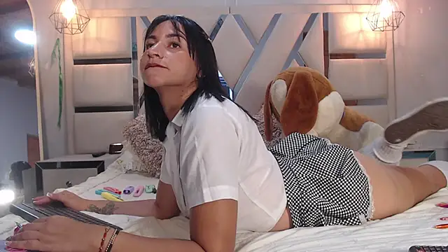 Luna Florez online show from 04/11/26, 04:42