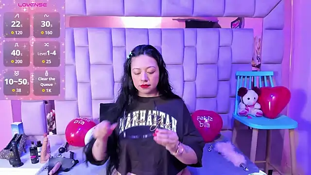 Snapshot of slut_anal_ chatting on 02/14/26, 06:41 slut anal online show from 02/14/26, 06:41