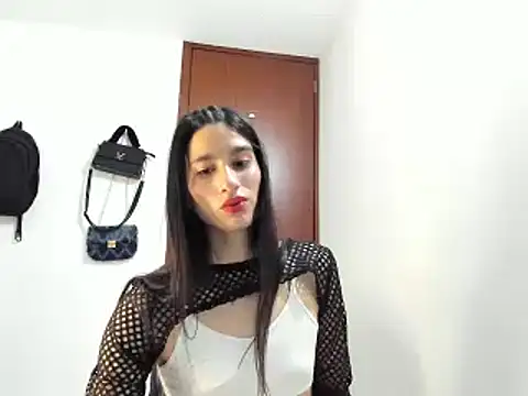 Snapshot of Safiro_Queen chatting on 01/19/25, 02:57 Safiro Queen online show from 01/19/25, 02:57