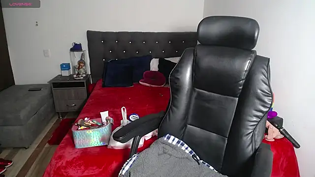 girl naugthy online show from 11/05/25, 02:03