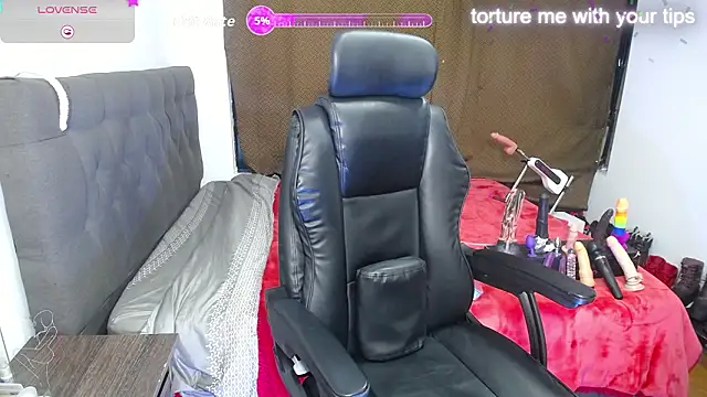 girl naugthy online show from 02/25/26, 01:50