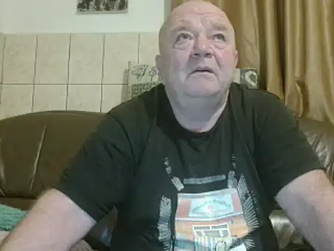 Snapshot of fullballs6 chatting on 02/20/25, 03:01 fullballs6 online show from 02/20/25, 03:01