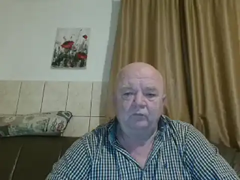 Snapshot of fullballs6 chatting on 02/17/25, 01:36 fullballs6 online show from 02/17/25, 01:36