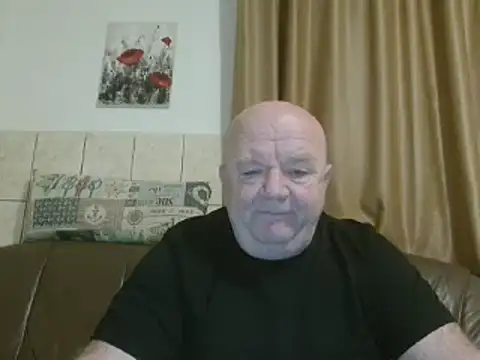 Snapshot of fullballs6 chatting on 02/09/25, 03:22 fullballs6 online show from 02/09/25, 03:22