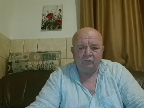 Snapshot of fullballs6 chatting on 02/11/25, 01:41 fullballs6 online show from 02/11/25, 01:41