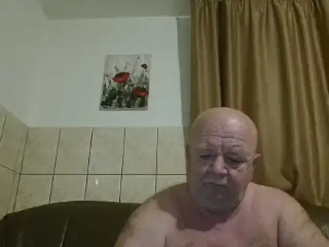 Snapshot of fullballs6 chatting on 02/06/25, 03:37 fullballs6 online show from 02/06/25, 03:37