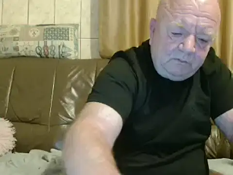 Snapshot of fullballs6 chatting on 03/13/25, 02:38 fullballs6 online show from 03/13/25, 02:38