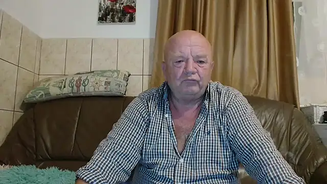Snapshot of fullballs6 chatting on 09/19/25, 02:15 fullballs6 online show from 09/19/25, 02:15