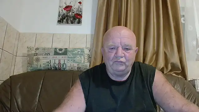 Snapshot of fullballs6 chatting on 09/30/25, 01:55 fullballs6 online show from 09/30/25, 01:55
