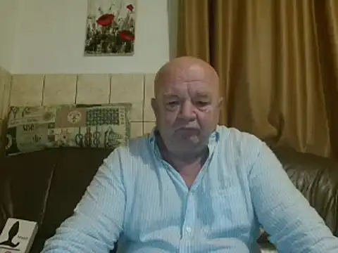Snapshot of fullballs6 chatting on 02/12/25, 02:14 fullballs6 online show from 02/12/25, 02:14