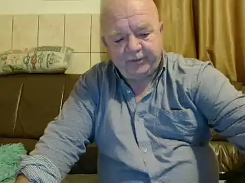 Snapshot of fullballs6 chatting on 03/03/25, 02:44 fullballs6 online show from 03/03/25, 02:44