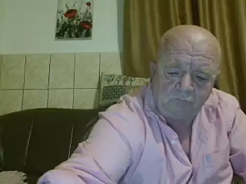 Snapshot of fullballs6 chatting on 02/19/25, 02:44 fullballs6 online show from 02/19/25, 02:44
