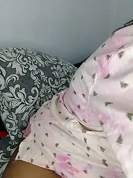 Snapshot of princesslesbi chatting on 03/03/25, 04:05 princesslesbi online show from 03/03/25, 04:05