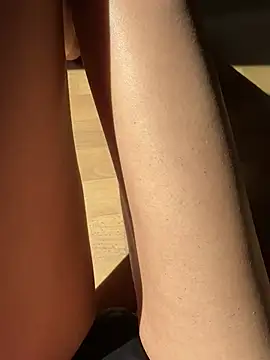 Naylee   online show from 04/15/26, 11:49