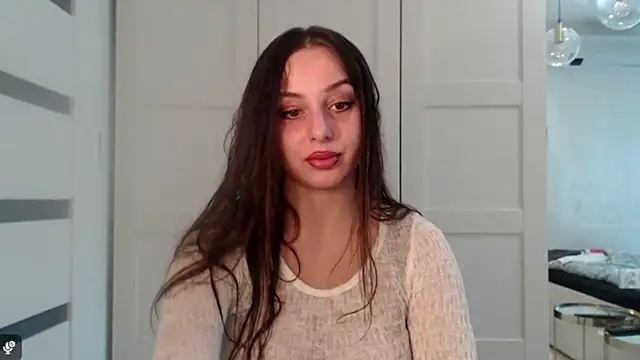 courtneyPerfect online show from 10/23/25, 01:43