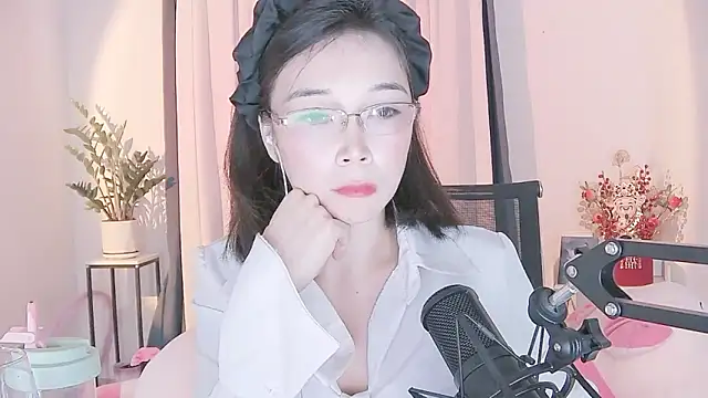 Snapshot of Amity-ox chatting on 03/20/25, 08:31 Amity-ox online show from 03/20/25, 08:31