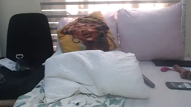Foxybrownxx1 online show from 07/14/26, 10:21
