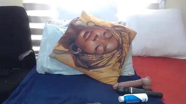 Foxybrownxx1 online show from 06/12/26, 07:06