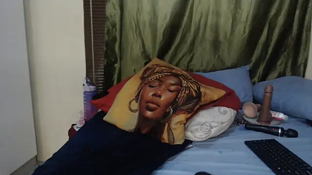 Foxybrownxx1 online show from 04/03/26, 07:20