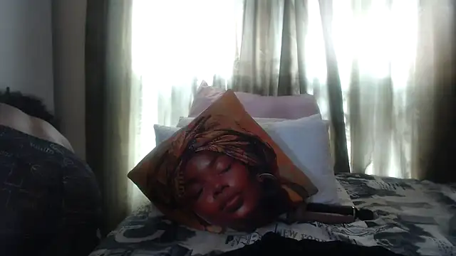 Foxybrownxx1 online show from 03/04/26, 07:38