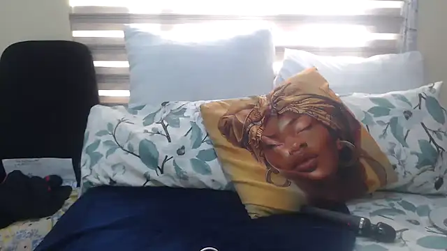Foxybrownxx1 online show from 07/01/26, 08:25