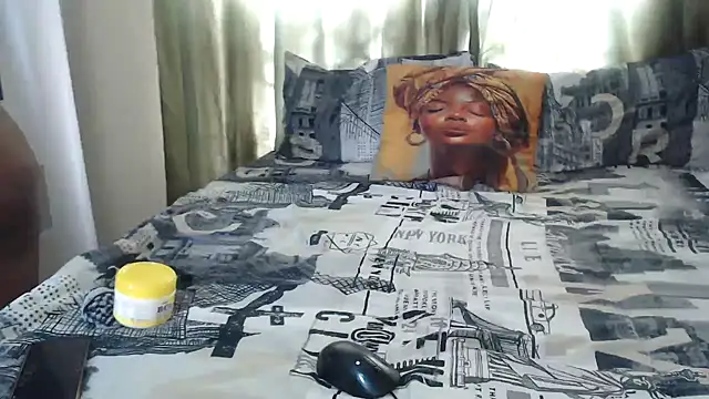 Foxybrownxx1 online show from 10/21/25, 06:13