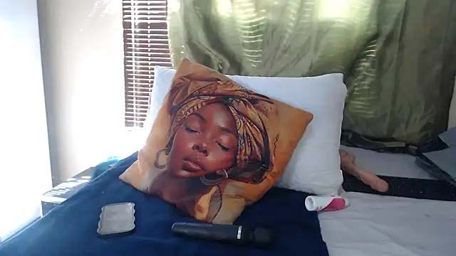 Foxybrownxx1 online show from 04/07/26, 07:21