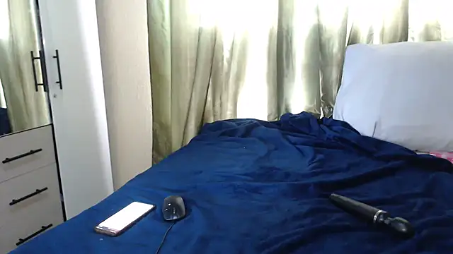 Foxybrownxx1 online show from 11/16/25, 11:48