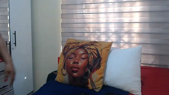 Foxybrownxx1 online show from 04/11/26, 06:10