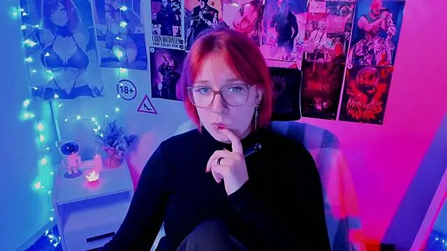 Snapshot of Rudy_02 chatting on 10/21/25, 12:15 Rudy 02 online show from 10/21/25, 12:15