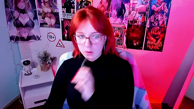 Snapshot of Rudy_02 chatting on 10/22/25, 01:49 Rudy 02 online show from 10/22/25, 01:49