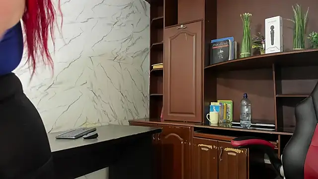 Snapshot of MirandaRossi chatting on 12/18/25, 02:38 MirandaRossi online show from 12/18/25, 02:38