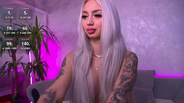 Snapshot of BambiAndAyline chatting on 03/11/25, 04:19 BambiAndAyline online show from 03/11/25, 04:19