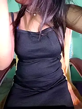 QueenOfHeart 07 online show from 10/28/25, 04:39