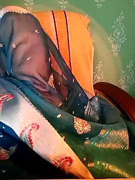 QueenOfHeart 07 online show from 12/13/25, 08:04