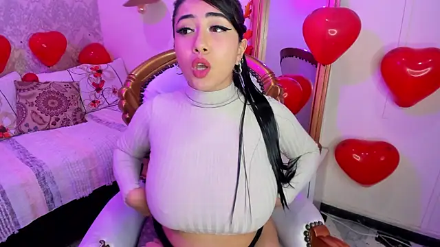 Snapshot of Sexy_cristall_ chatting on 02/18/25, 10:58 Sexy cristall online show from 02/18/25, 10:58