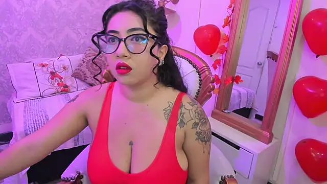 Snapshot of Sexy_cristall_ chatting on 02/20/25, 08:03 Sexy cristall online show from 02/20/25, 08:03