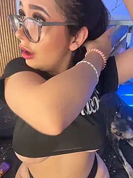 LylaLee111 online show from 11/23/25, 02:16