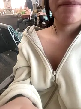 zqq5522 online show from 12/04/25, 08:46