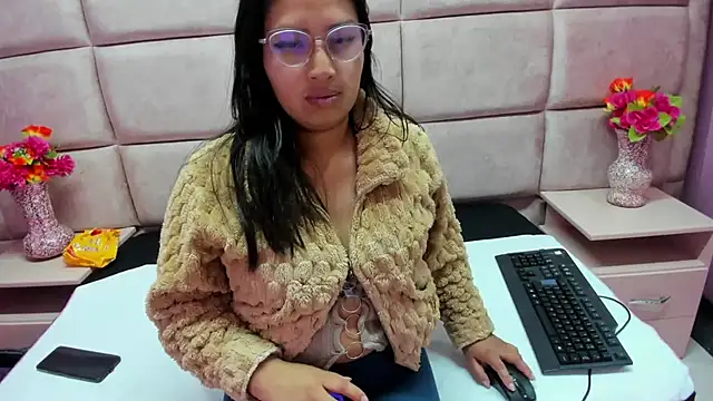 Miaa Smiith  online show from 09/16/25, 02:56